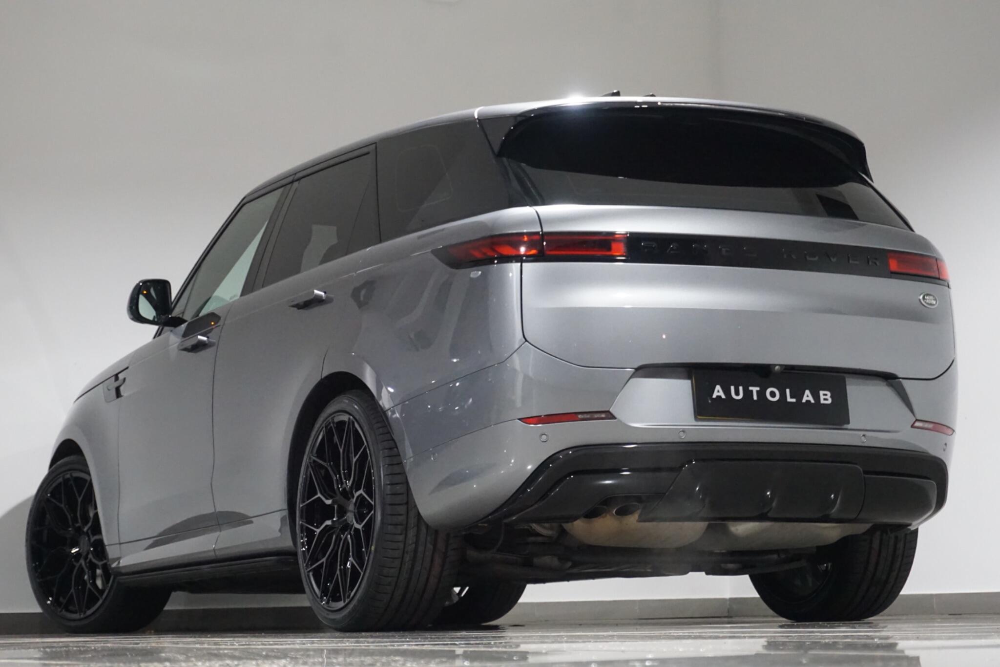 Land Rover Range Rover Sport 3.0 D300 MHEV Dynamic SE SUV 5dr Diesel Auto 4WD Euro 6 (s/s) (300 ps)